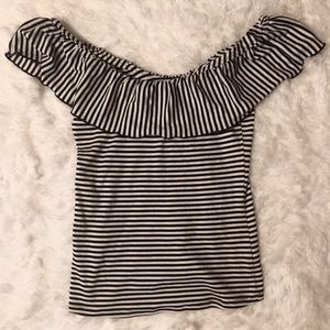 🌼 3 for 25$🌼 Off the shoulder top